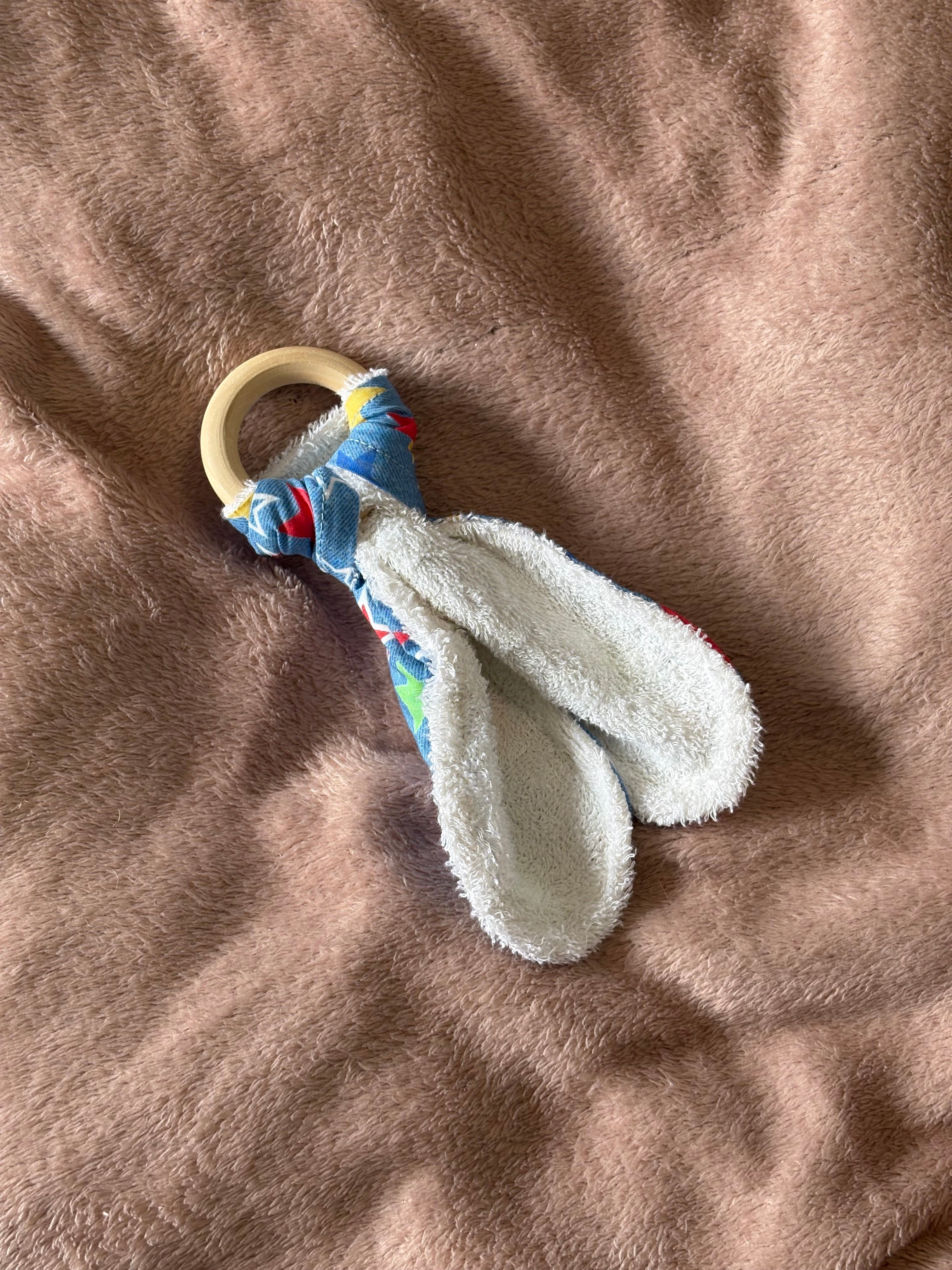 Bold Stars Wooden Teething Ring